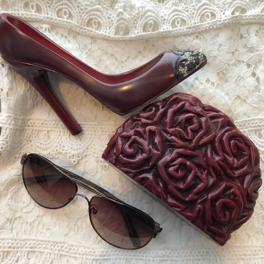 Designer Tory Burch aviator sunglasses